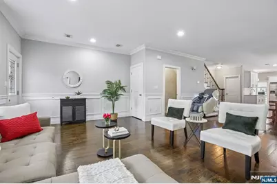 10 Glen Street, Cliffside Park, NJ 07010 - Photo 7