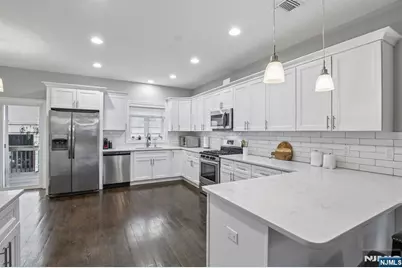 10 Glen Street, Cliffside Park, NJ 07010 - Photo 15