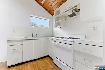 2455 3rd Street, Fort Lee, NJ 07024 - Photo 27