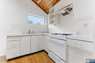 2455 3rd St, Fort Lee, NJ 07024 - Photo 27