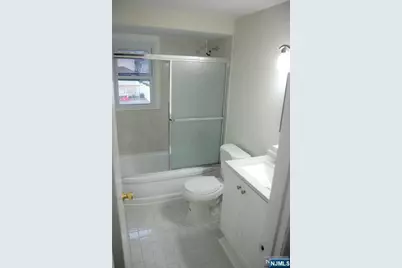 420 Kipp Avenue, Hasbrouck Heights, NJ 07604 - Photo 5