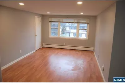 420 Kipp Avenue, Hasbrouck Heights, NJ 07604 - Photo 3