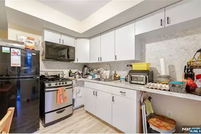 437 Walker Street, Fairview, NJ 07022 - Photo 17