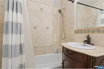 2000 Linwood Avenue 6E #6E, Fort Lee, NJ 07024 - Photo 9