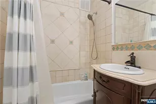 2000 Linwood Ave 6E, Fort Lee, NJ 07024 - Photo 9