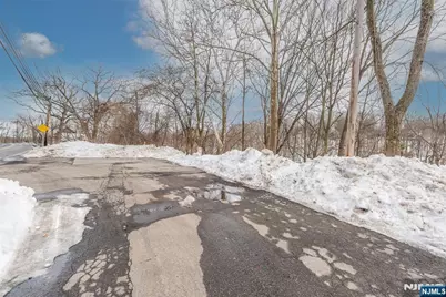 219 Hamburg Turnpike, Bloomingdale, NJ 07403 - Photo 5