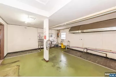 219 Hamburg Turnpike, Bloomingdale, NJ 07403 - Photo 9