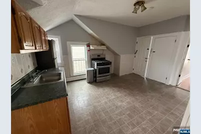 26 Hemlock Street 3 #3, Paterson, NJ 07503 - Photo 7