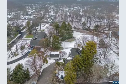 525 Franklin Avenue, Franklin Lakes, NJ 07417 - Photo 1