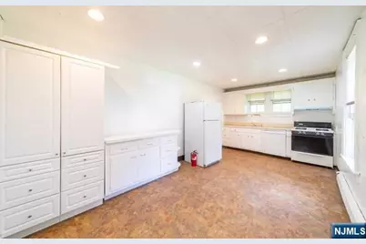 18 Hardenburgh Avenue 1st Flo. #1st Flo., Demarest, NJ 07627 - Photo 7