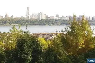 3 Old Wood Road 2, Edgewater, NJ 07020 - Photo 1