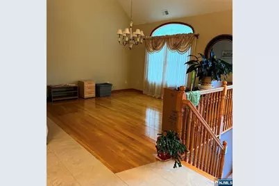 424 Page Avenue, Lyndhurst Township, NJ 07071 - Photo 5