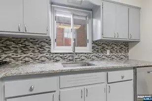 412 Walker St, Fairview, NJ 07022 - Photo 7