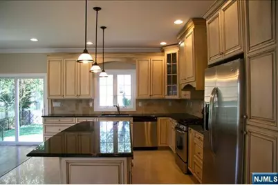 47 Sunset Lane A #A, Tenafly, NJ 07670 - Photo 3