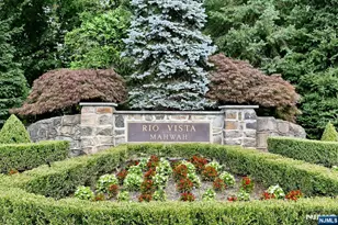 34 Crocker Mansion Dr, Mahwah, NJ 07430 - Photo 1