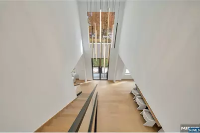 801 Godwin Road, Paramus, NJ 07652 - Photo 33