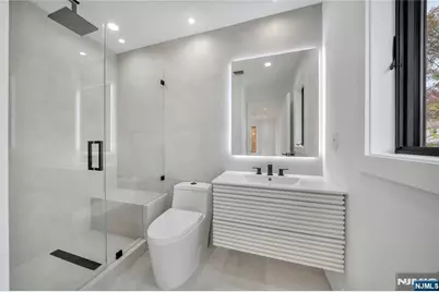 801 Godwin Road, Paramus, NJ 07652 - Photo 43