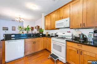 9 Cliff Rd, Woodland Park, NJ 07424 - Photo 13