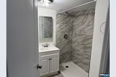 395 Bergen Avenue, Jersey City, NJ 07304 - Photo 31