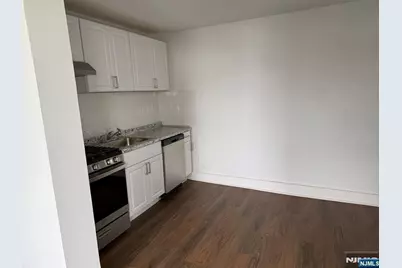 395 Bergen Avenue, Jersey City, NJ 07304 - Photo 47