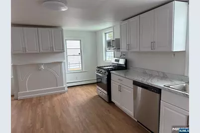 395 Bergen Avenue, Jersey City, NJ 07304 - Photo 15