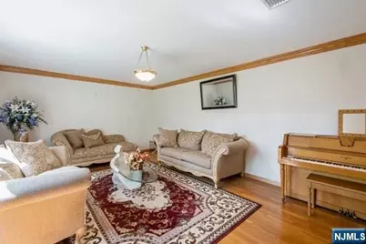 15 Old Oak Drive, Mahwah, NJ 07430 - Photo 5