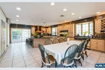15 Old Oak Drive, Mahwah, NJ 07430 - Photo 9
