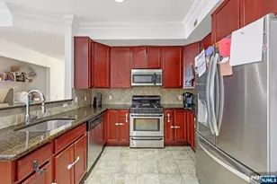 15 Tichenor 407, Newark, NJ 07114 - Photo 11