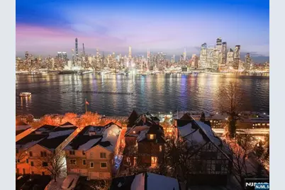 31-33 Hamilton Avenue, Weehawken, NJ 07086 - Photo 1