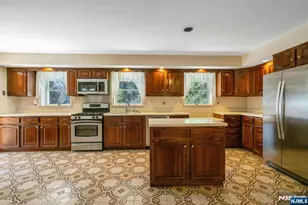 506 Ewing Ave, Franklin Lakes, NJ 07417 - Photo 11