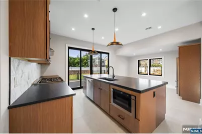 475 Morse Avenue, Ridgefield, NJ 07657 - Photo 11