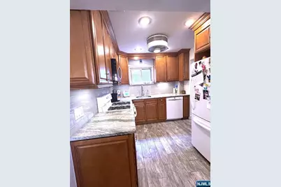 32 Martin Terrace, Hackensack, NJ 07601 - Photo 5