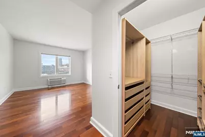 5105 City Place 5105 #5105, Edgewater, NJ 07020 - Photo 9