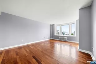 5105 City Pl 5105, Edgewater, NJ 07020 - Photo 3