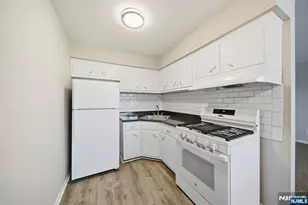 1 Dahnert Park Ln 6, Garfield, NJ 07026 - Photo 13