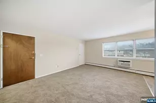 1 Dahnert Park Ln 6, Garfield, NJ 07026 - Photo 5