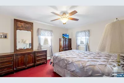 704 Evans Street, Paramus, NJ 07652 - Photo 17