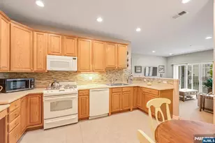 9116 Warren's Way, Wanaque, NJ 07465 - Photo 11