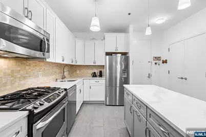 25 McWilliams Place 307 #307, Jersey City, NJ 07302 - Photo 3