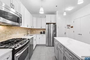 25 McWilliams Pl 307, Jersey City, NJ 07302 - Photo 3