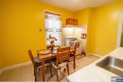 108 Hollywood Avenue, East Orange, NJ 07018 - Photo 5