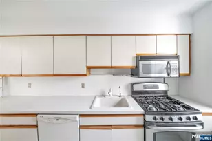 8450 Blvd East 4F, North Bergen, NJ 07047 - Photo 17