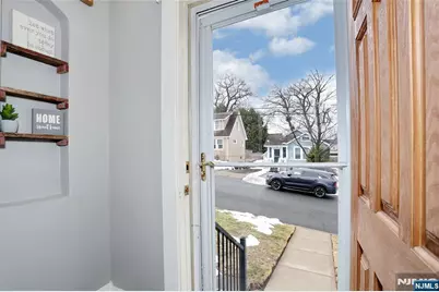 47 Franklin Avenue, Hasbrouck Heights, NJ 07604 - Photo 3