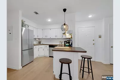199 Union Avenue 2F #2F, Rutherford, NJ 07070 - Photo 5