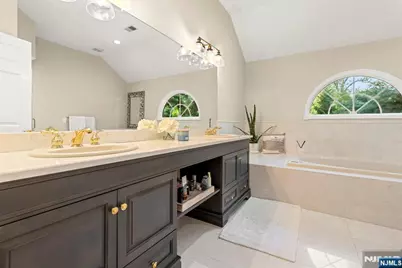 9 Woodland Court, Wayne, NJ 07470 - Photo 15