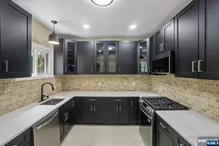 31 Claremont Ave, Jersey City, NJ 07305 - Photo 11