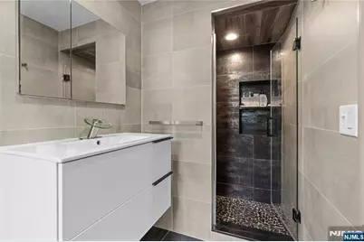 2477 6th Street Flr 2 #Flr 2, Fort Lee, NJ 07024 - Photo 7