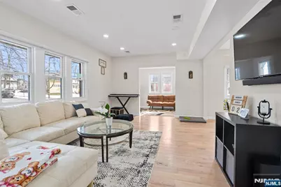 266 Elm Avenue, Teaneck Township, NJ 07666 - Photo 7