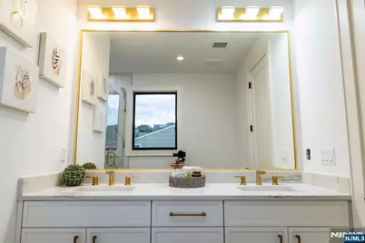 401 C Grand Avenue 401 C #401 C, Leonia, NJ 07605 - Photo 31