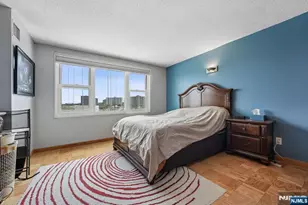 555 North Ave 8W, Fort Lee, NJ 07024 - Photo 9